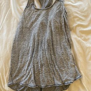 Lululemon size 4 tank top
